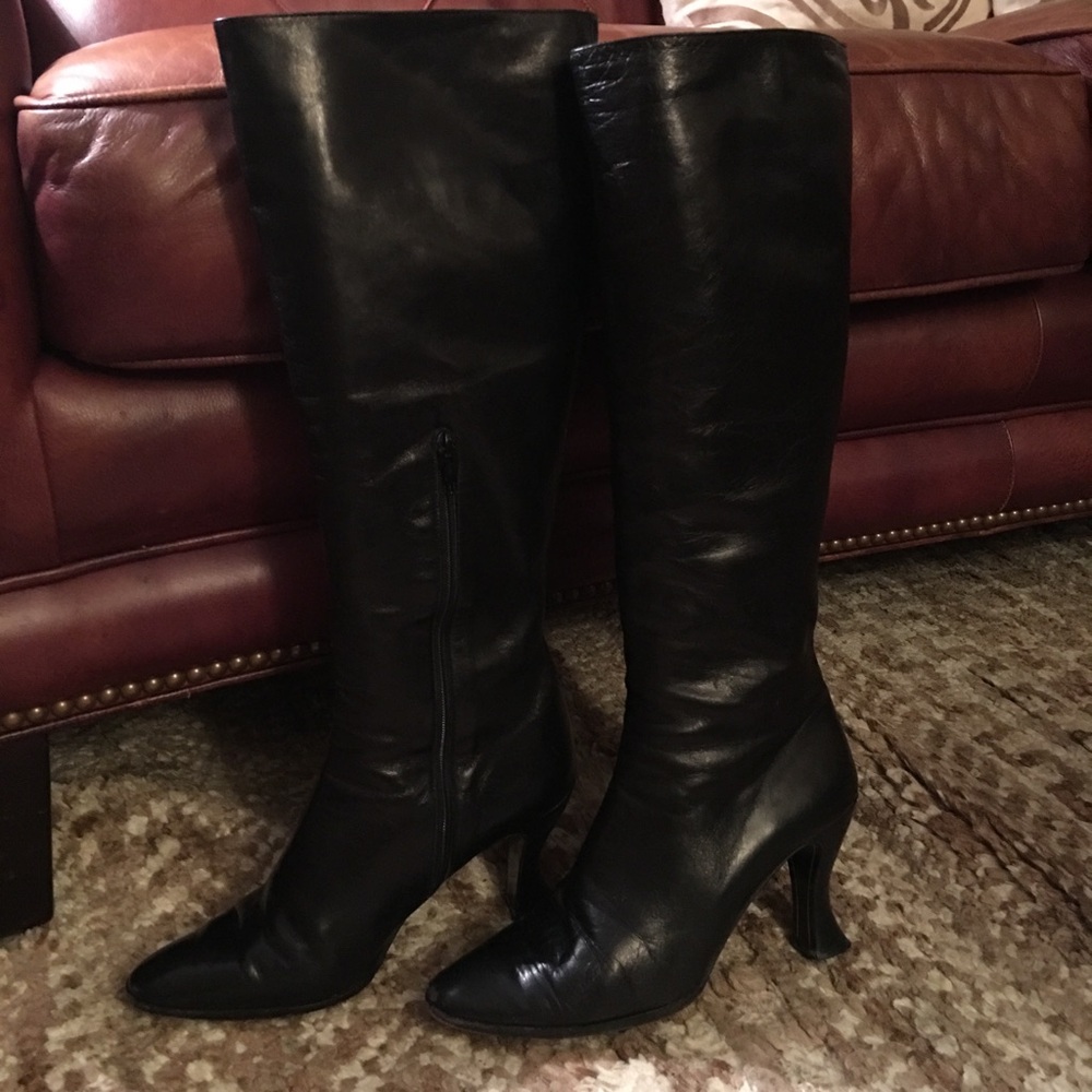 Anne Klein Black Heeled Boots